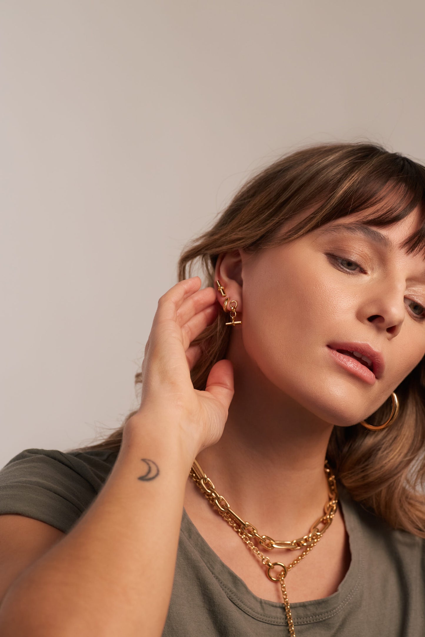 Gold T bar drop earrings