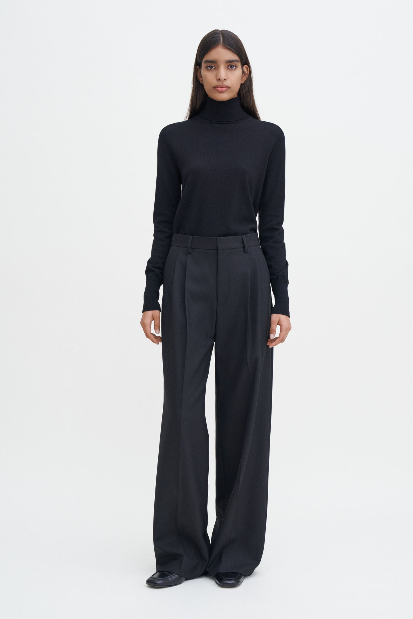 Darcey wool trouser in black