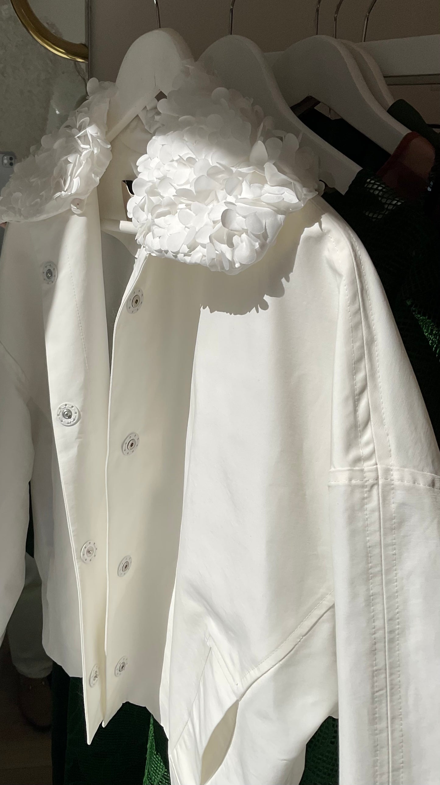 Curios jacket white