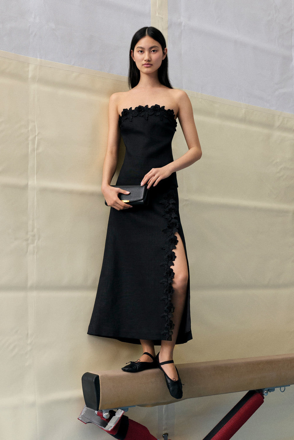 Rosebud lace skirt black