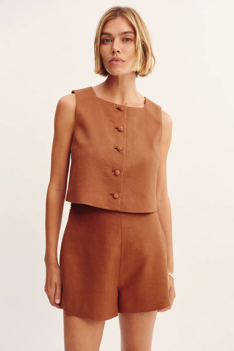 Perri short chestnut