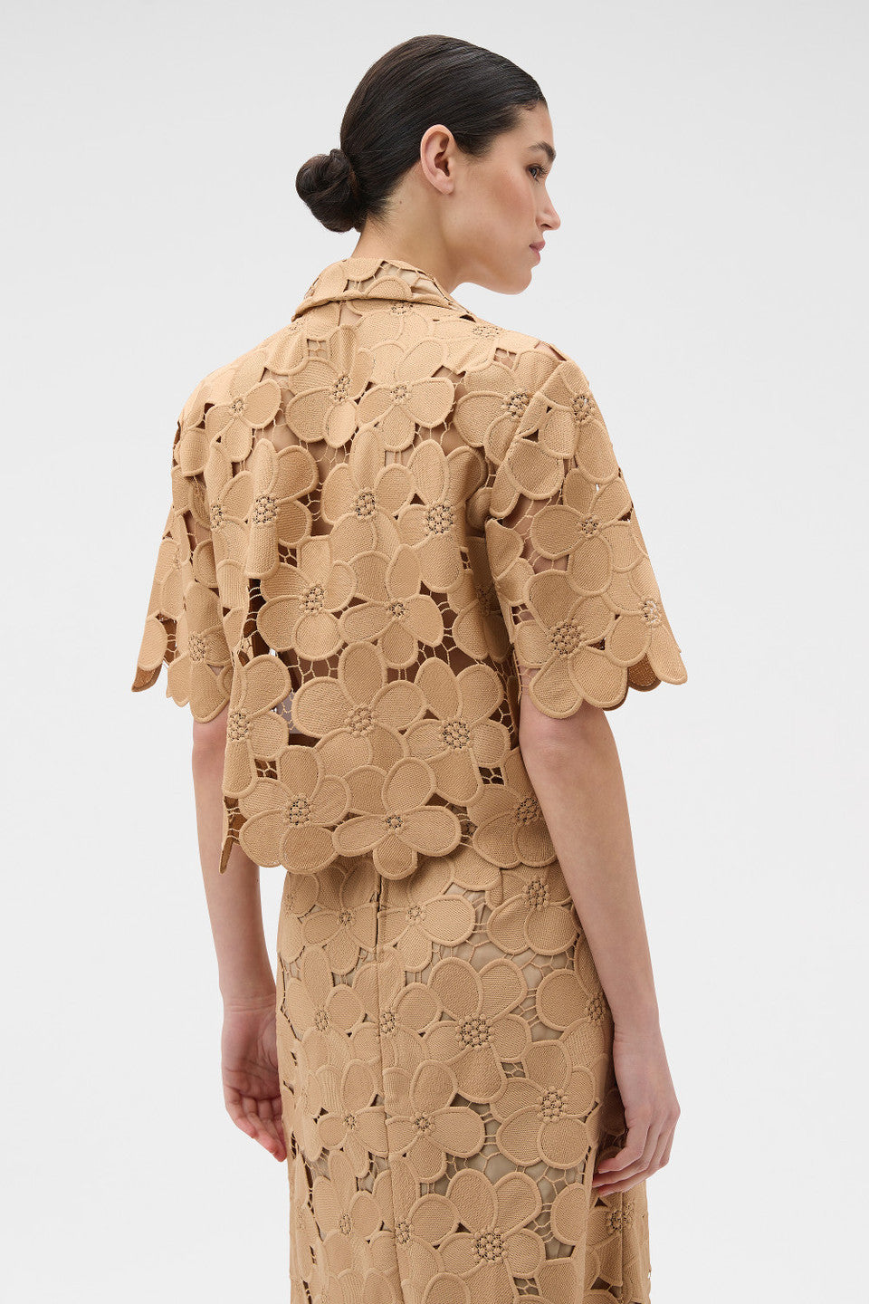 Poppy lace crop shirt camel