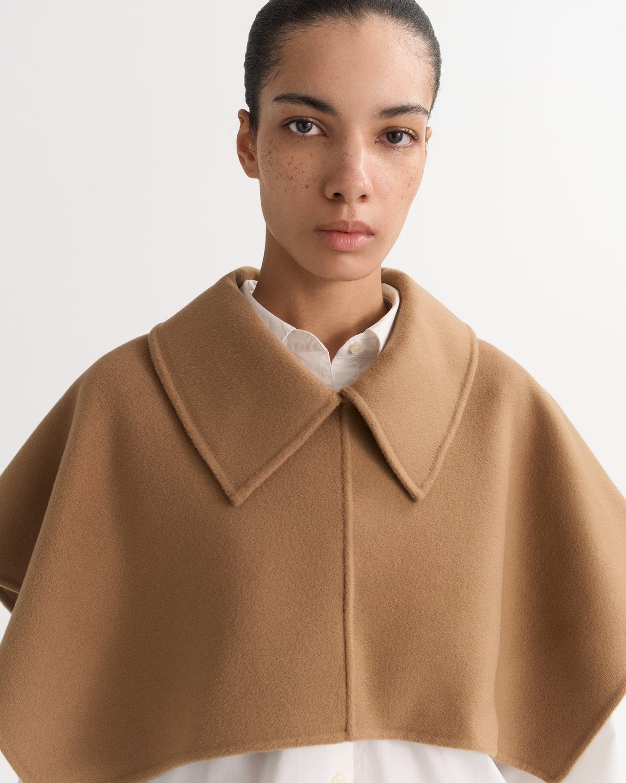 Woven collar camel