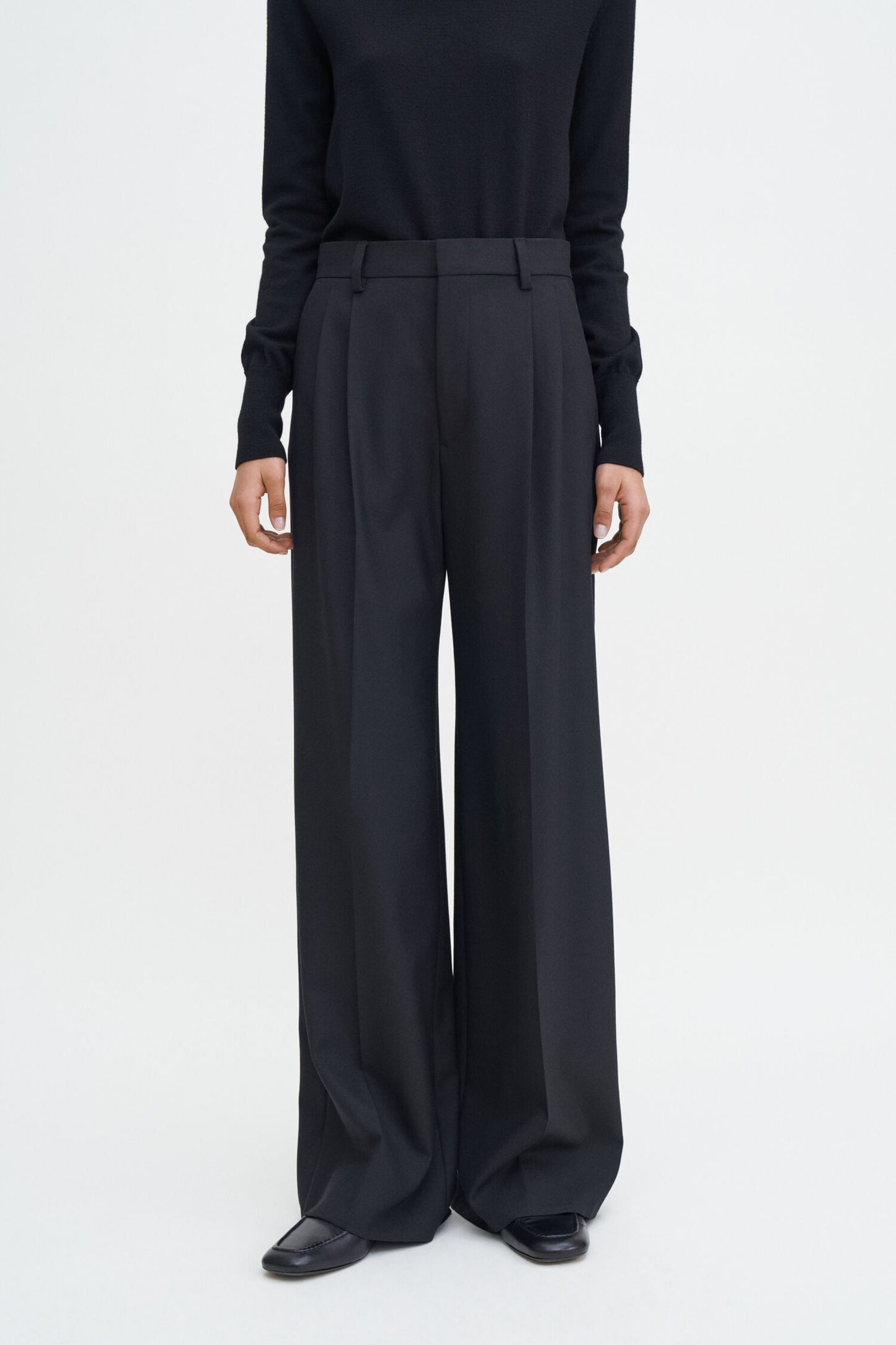 Darcey wool trouser in black