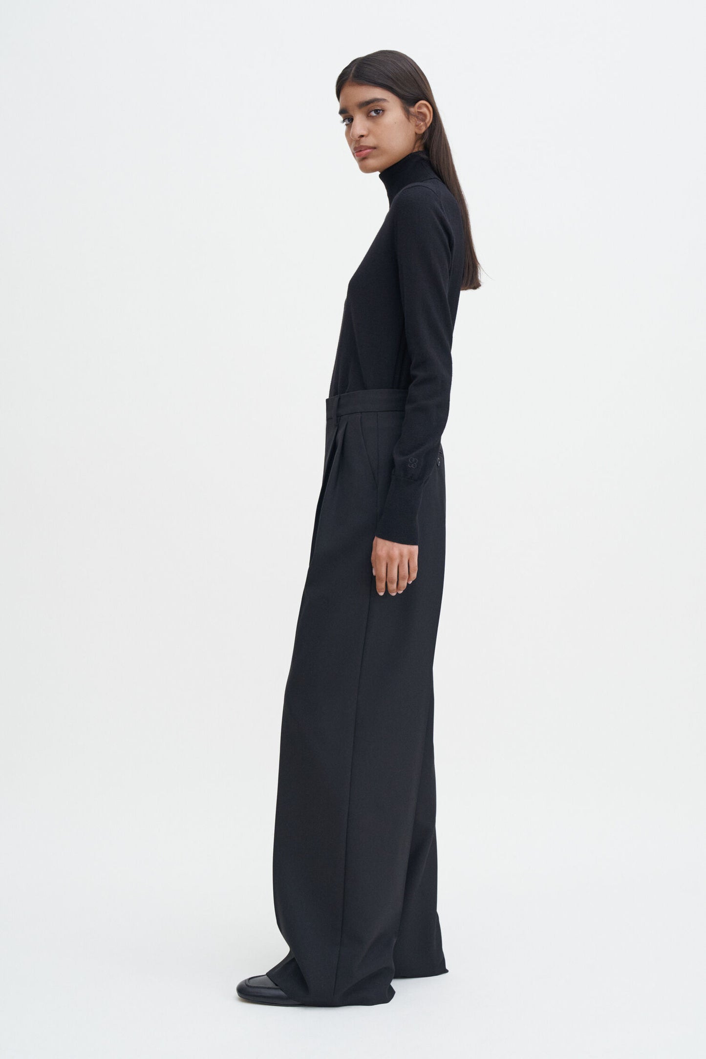 Darcey wool trouser in black