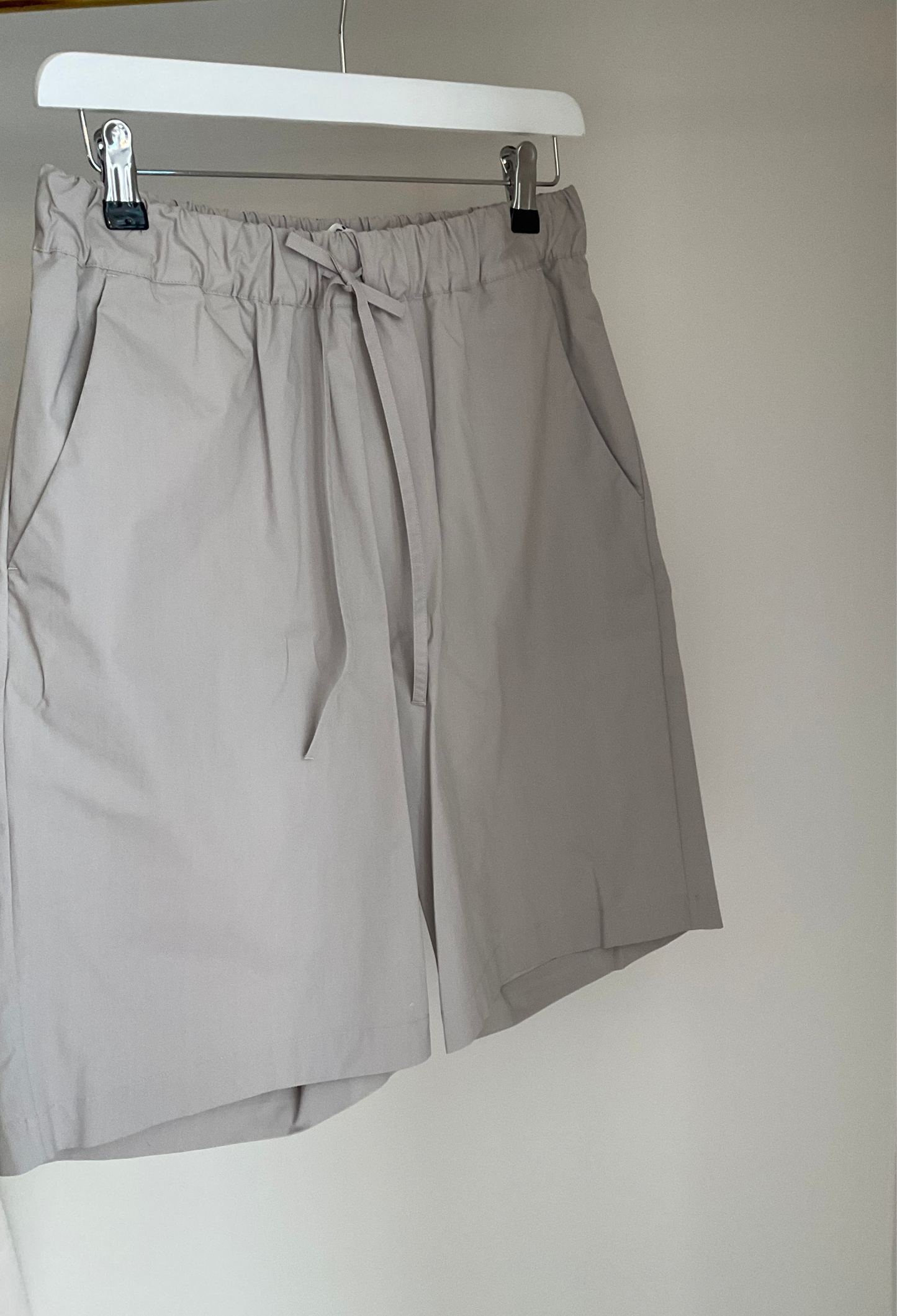 Lulu shorts in chalk