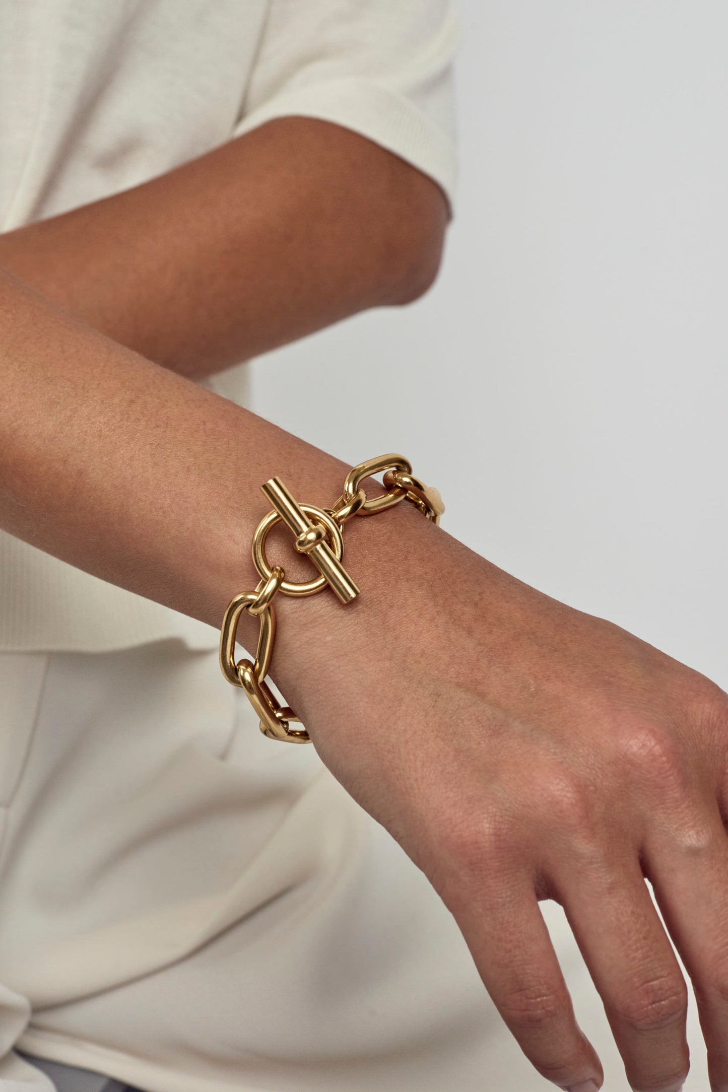 Medium Gold Oval Linked Bracelet