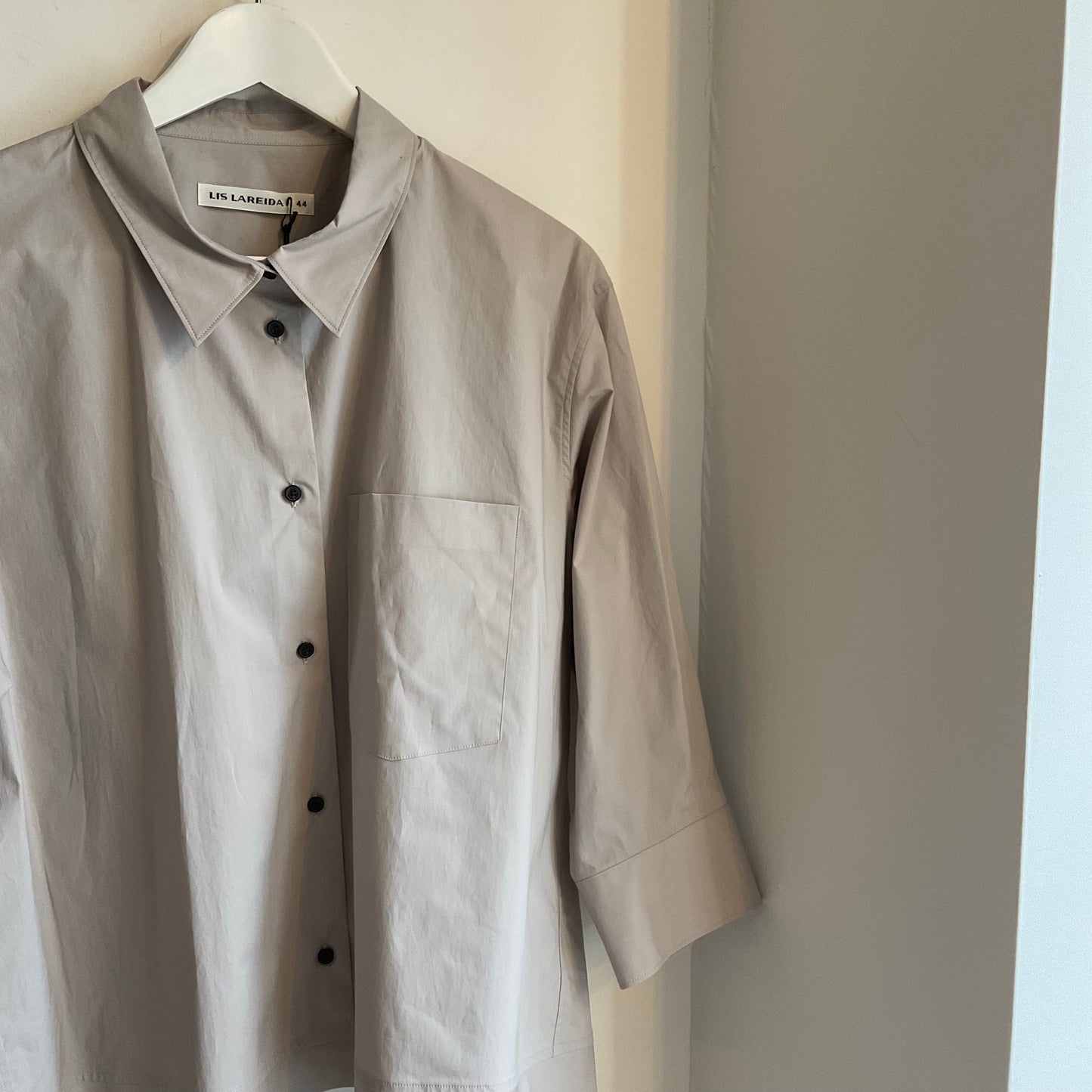 Brenda shirt in chalk