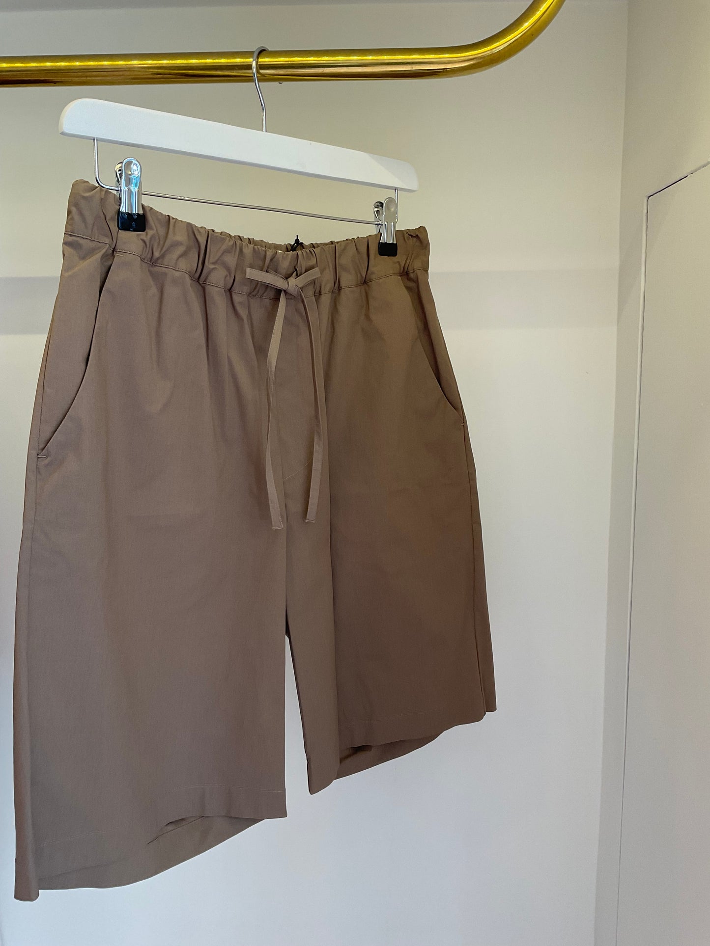 Lulu shorts in olive brown