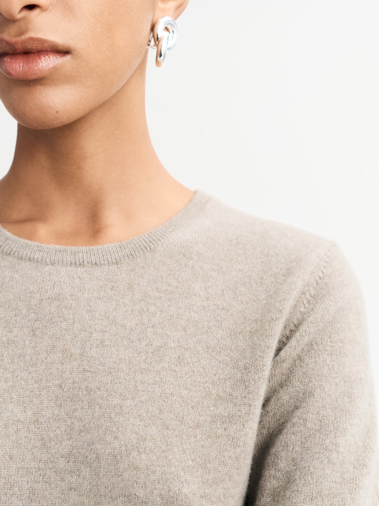 Short sleeve cashmere crewneck greige