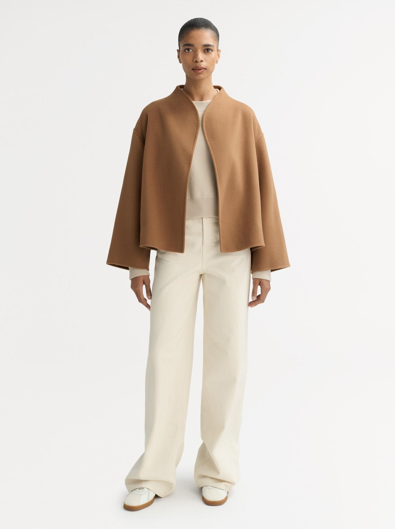 Short jacket camel