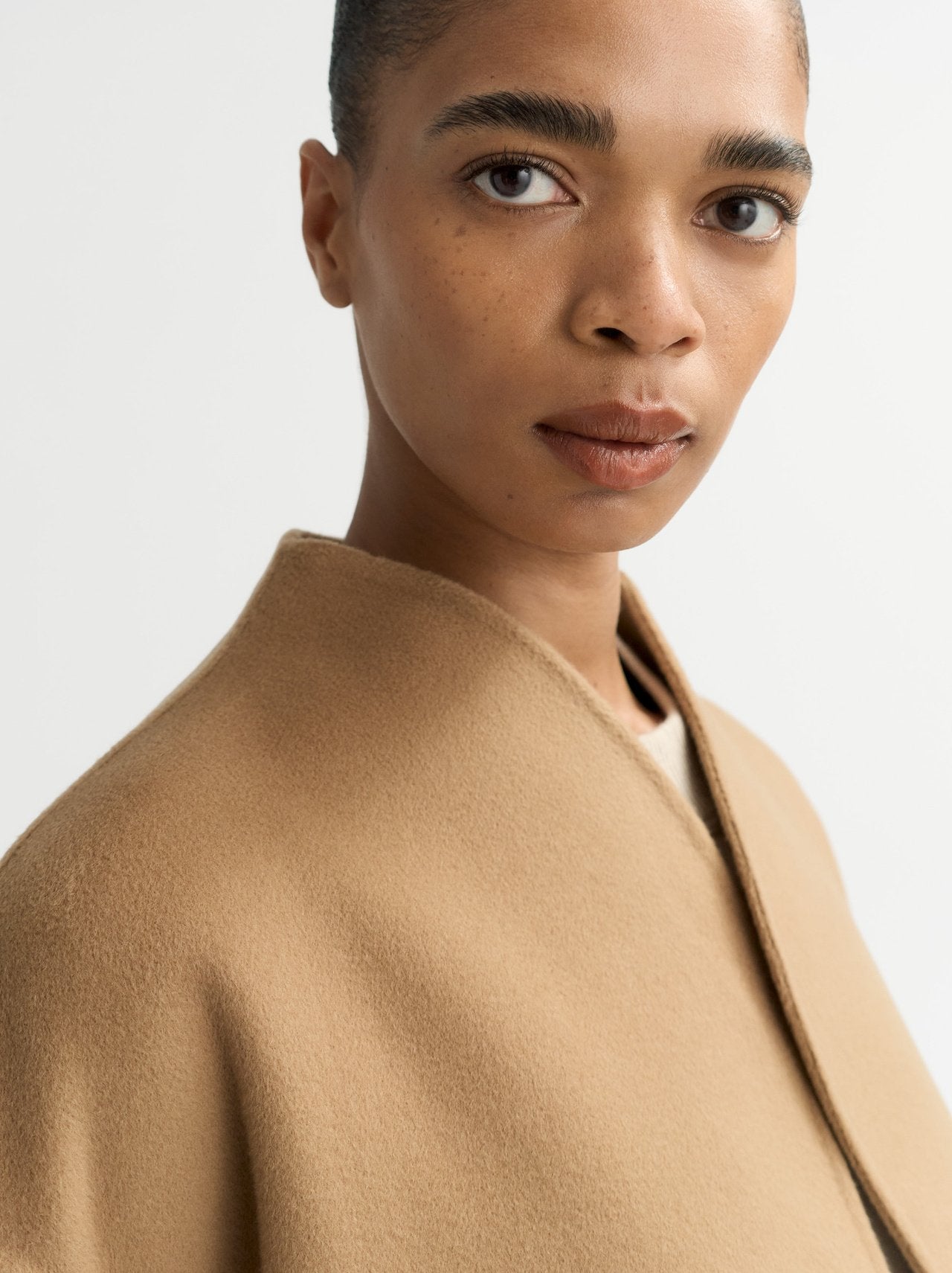 Short jacket camel