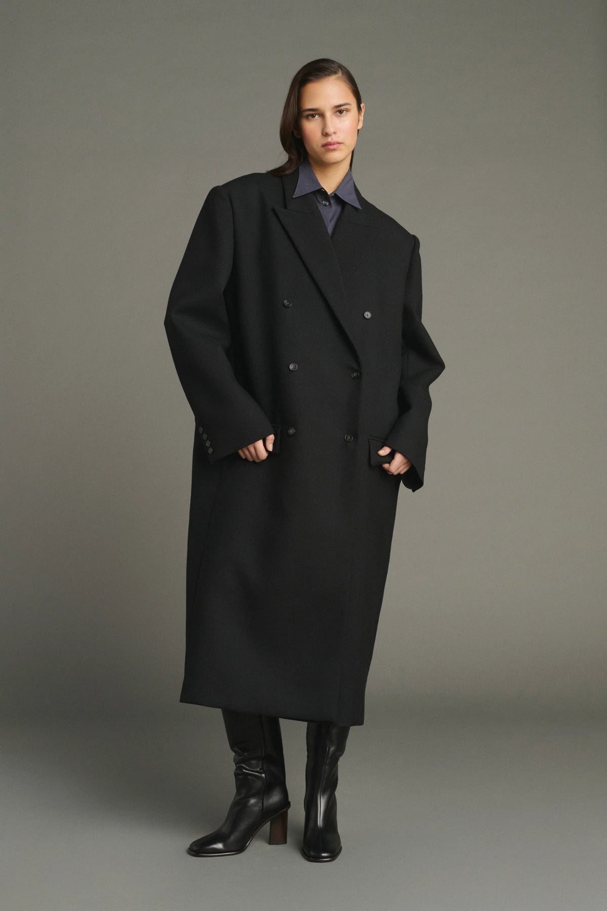 Jim Coat in Black