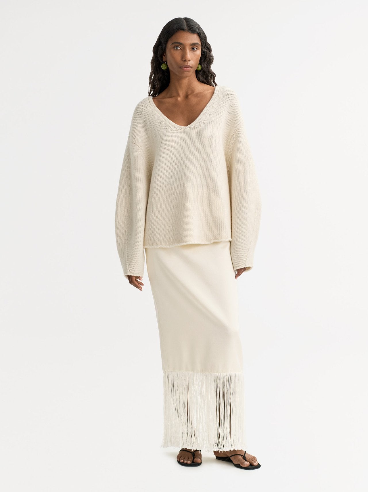 Puff sleeve v neck feather white