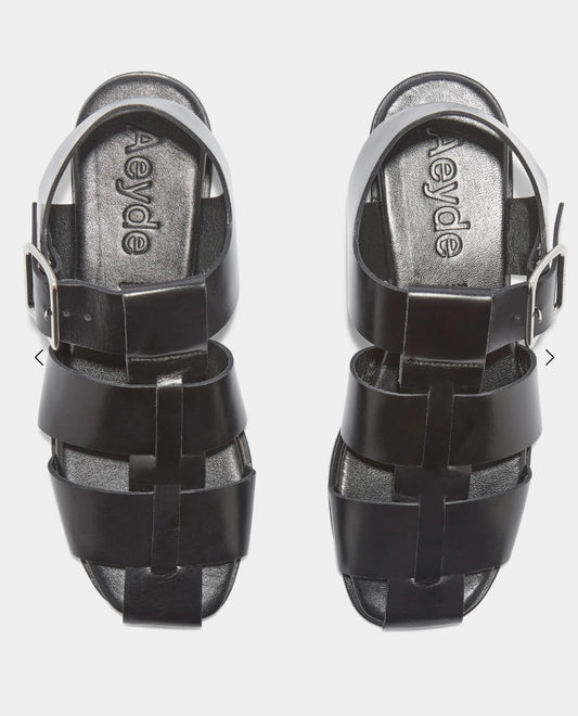 Whit sandal black