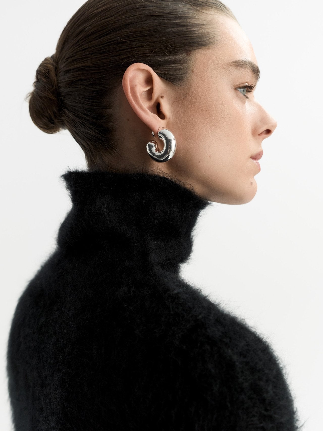 Brushed cashmere short sleeve turtleneck black