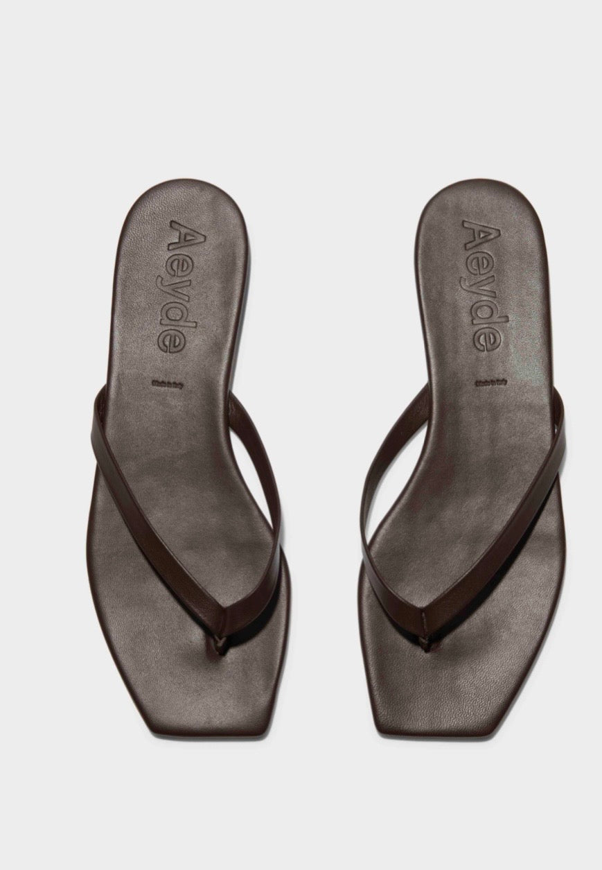 Renee leather tong sandal - moka