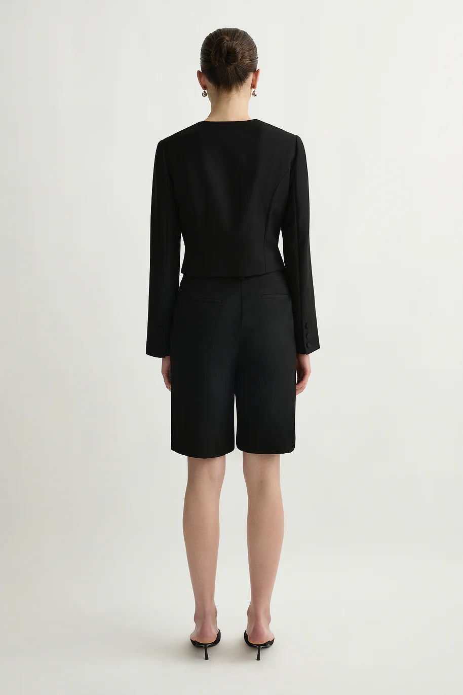 Yvette short black