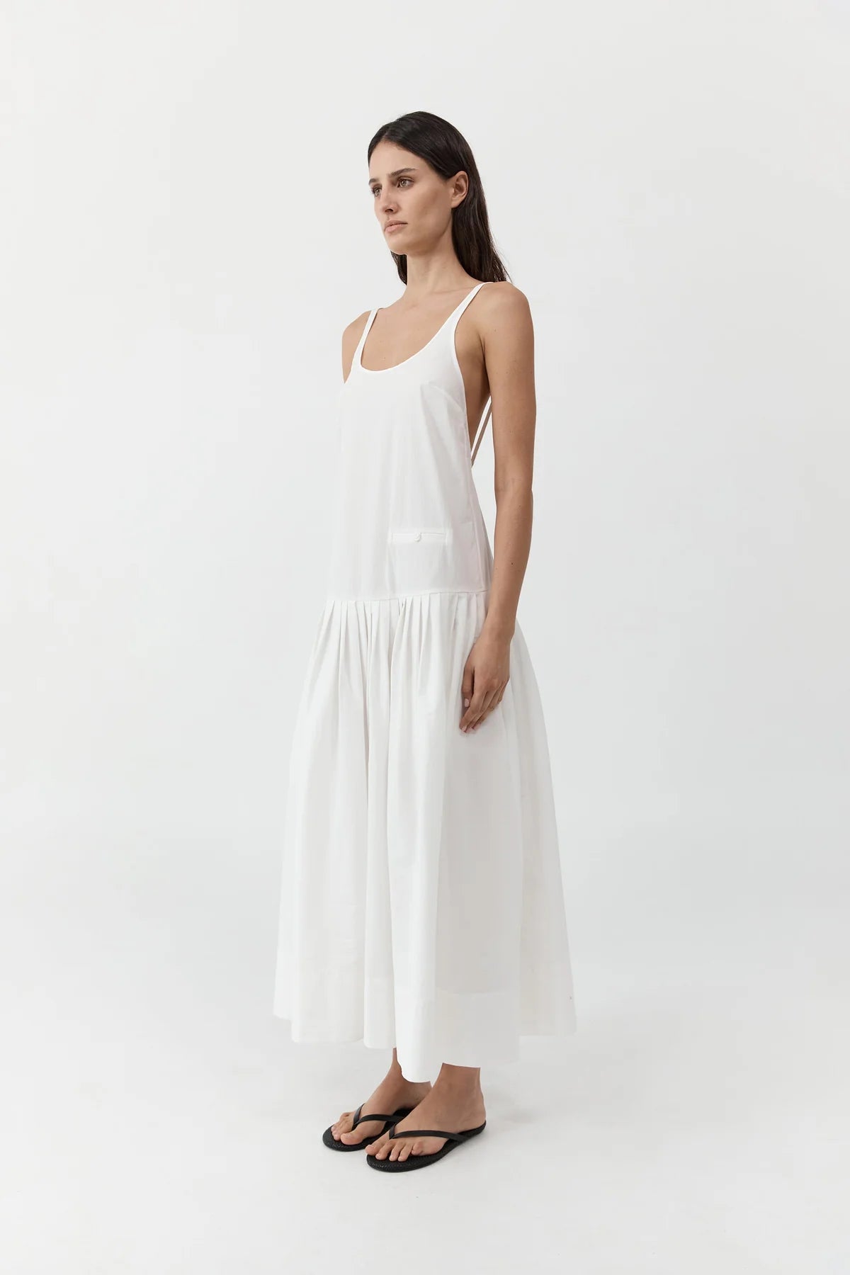 Relaxed pleat dress off white