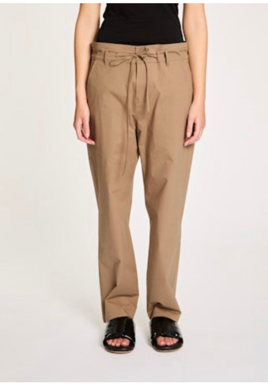 Linda in olive brown