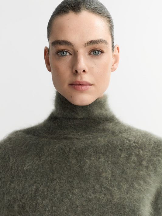 Brushed short sleeve turtleneck