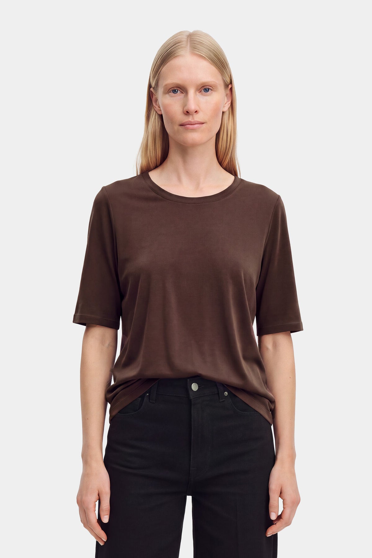 Elena tee in dark chocolate