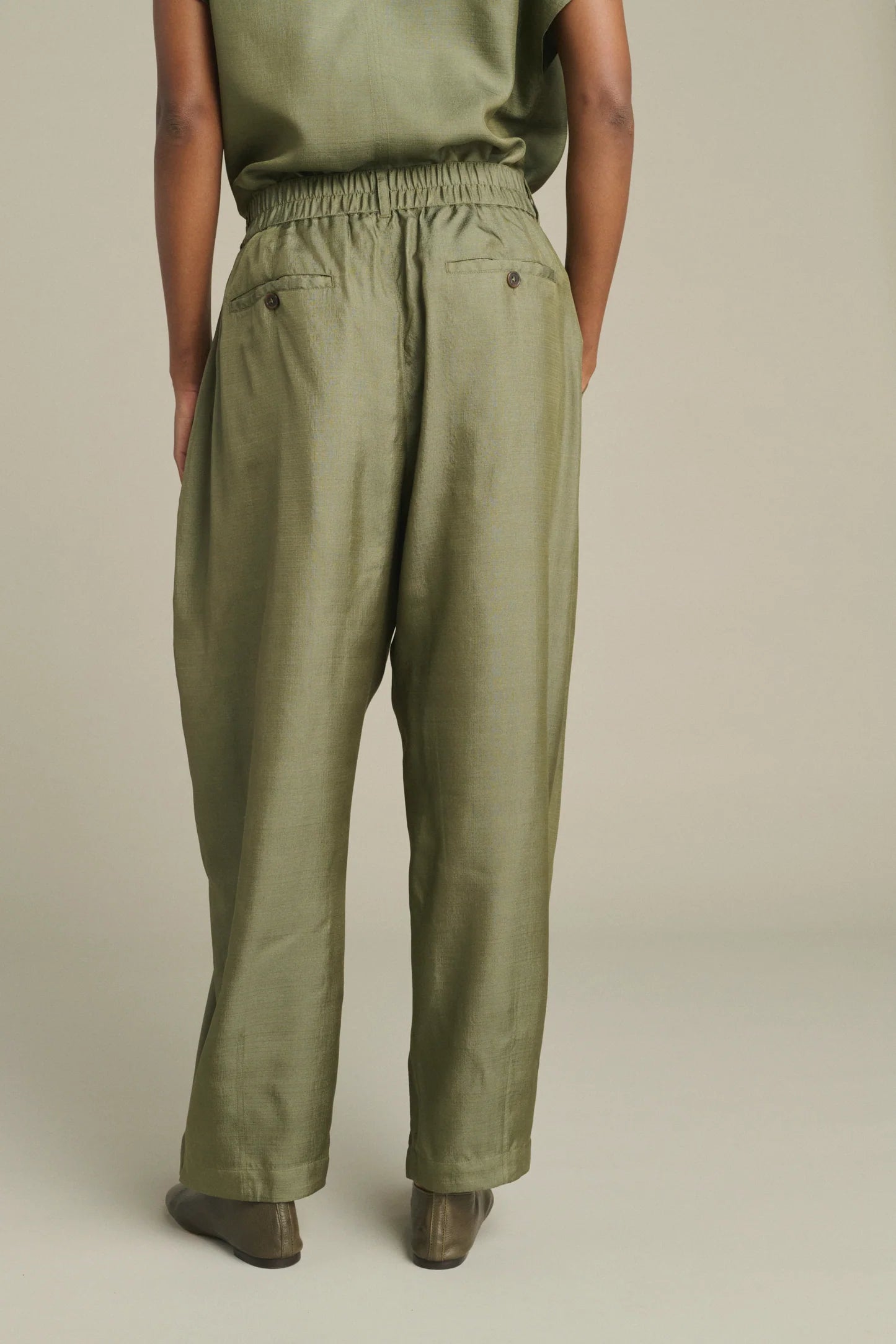 Vernon in textured silk