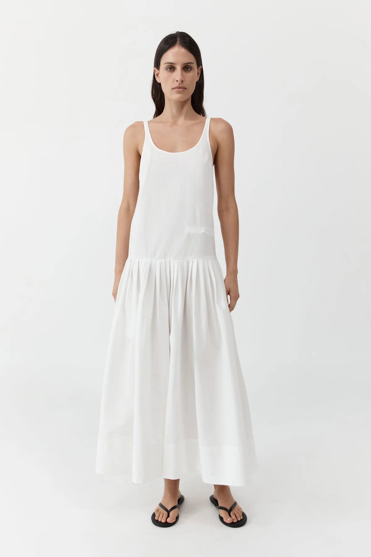Relaxed pleat dress off white