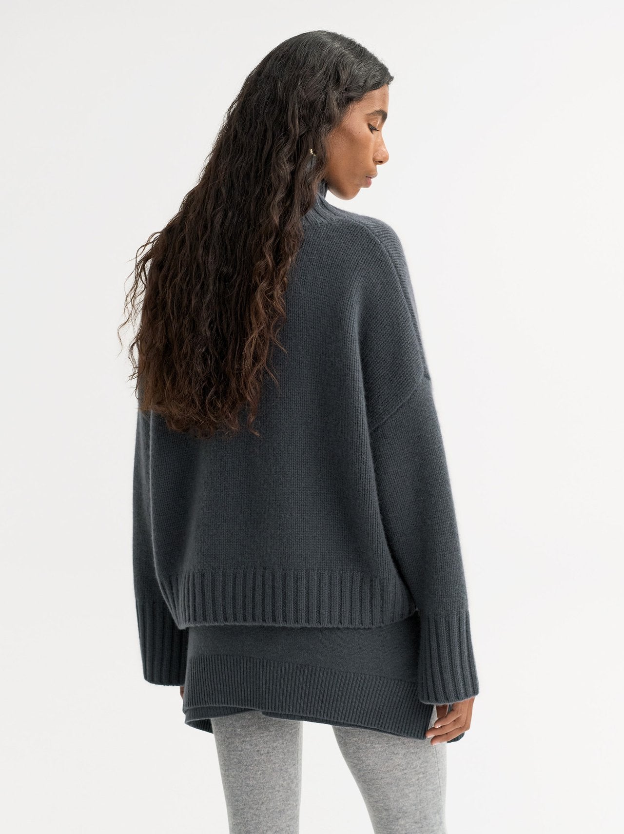 Girlfriend turtleneck anthracite grey