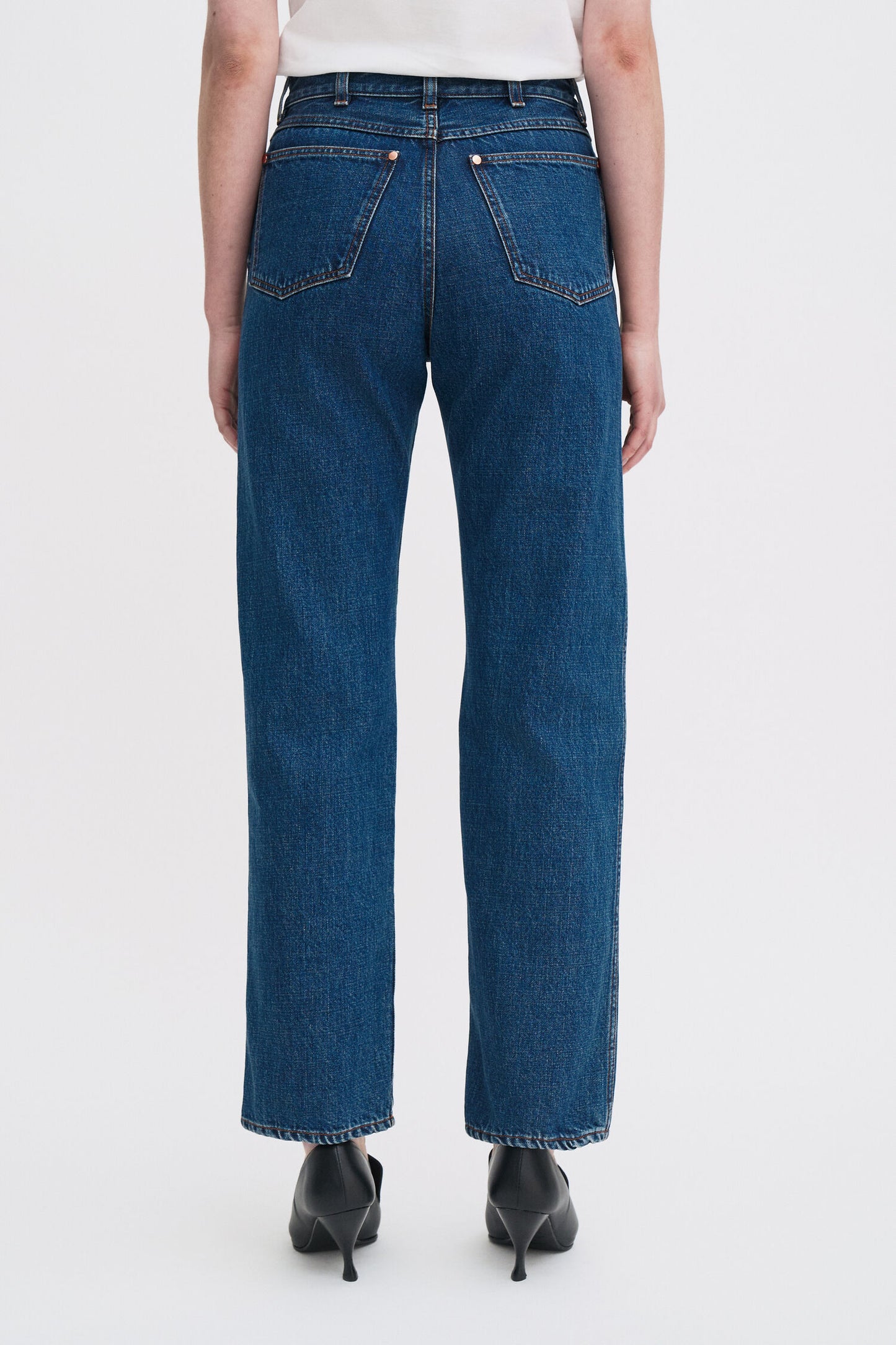 High waisted jeans