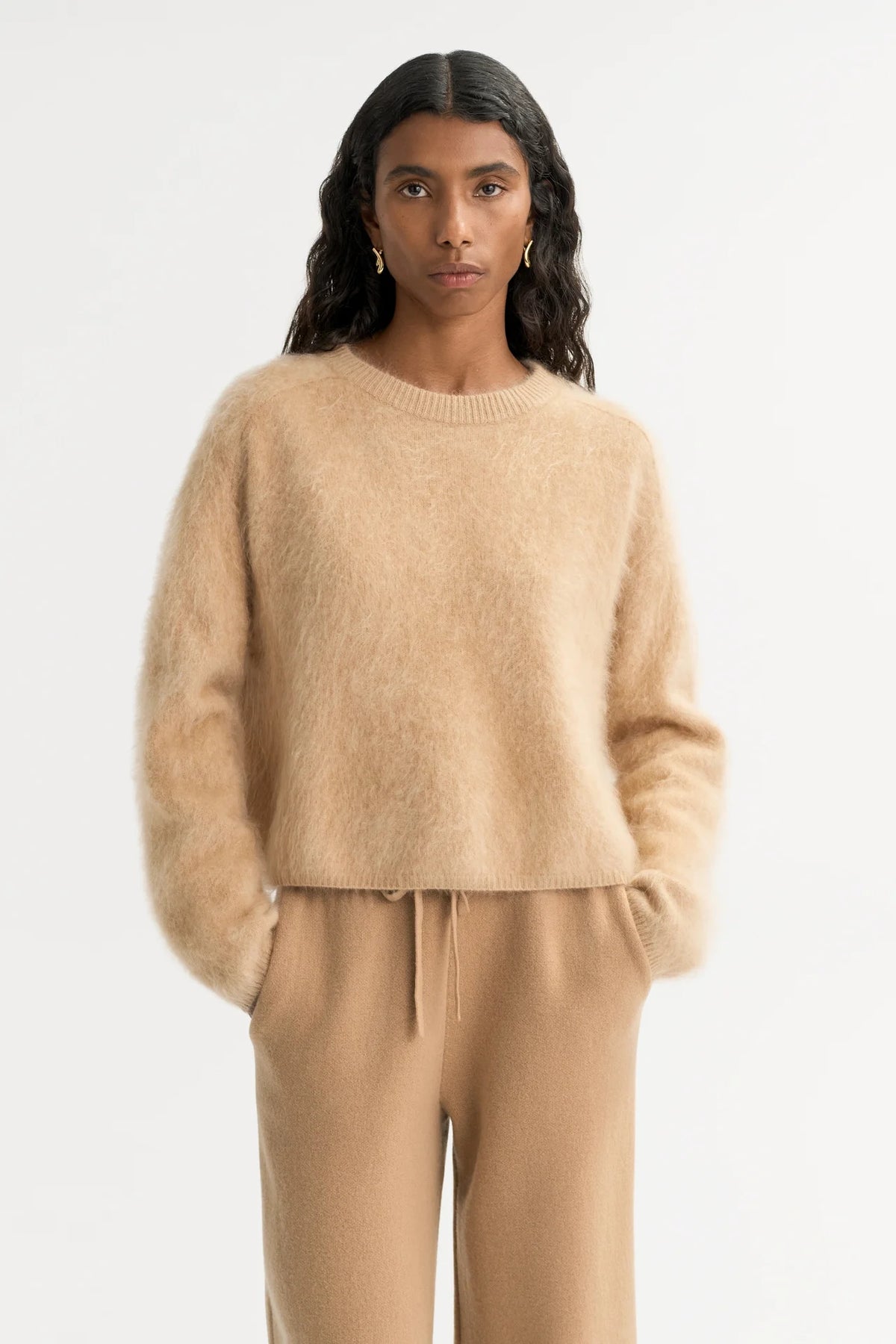 Brushed crewneck camel