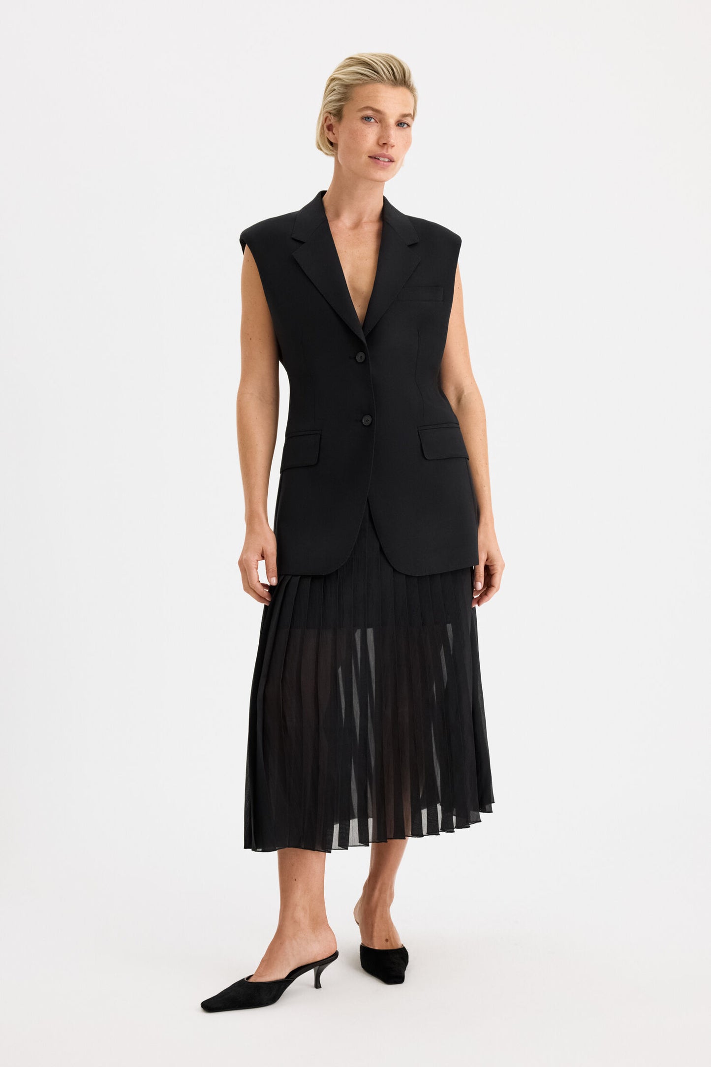 Hourglass vest
