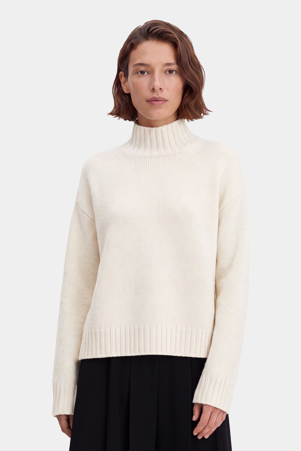 Cashmere turtleneck sweater off white