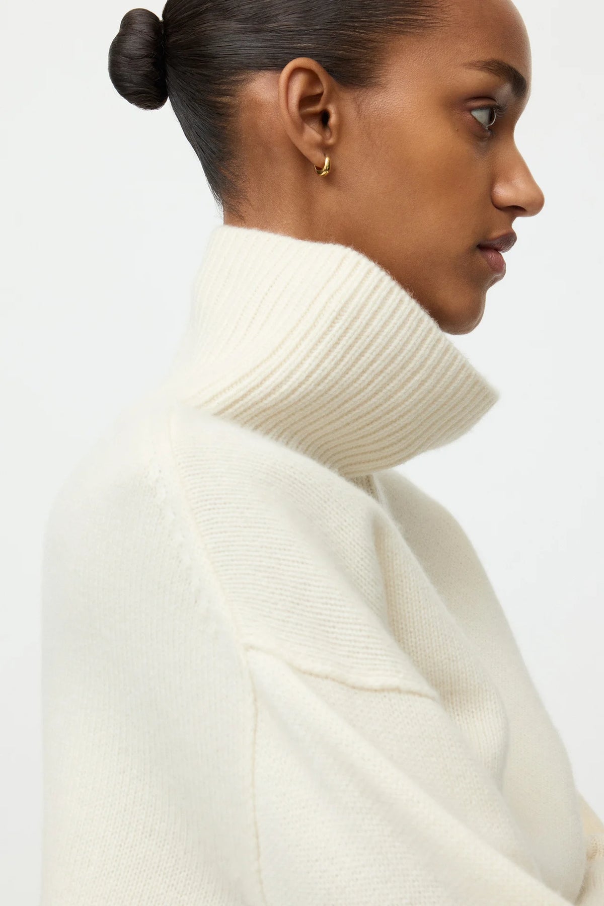Boyfriend turtleneck feather white