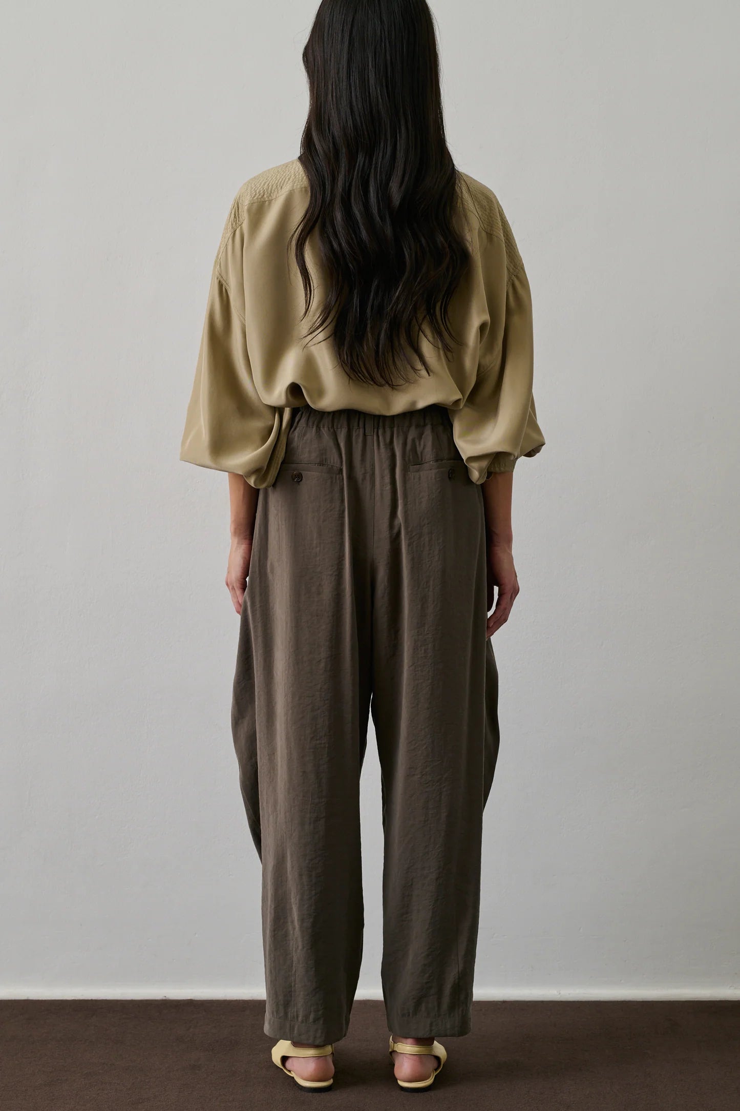 Vernon trouser in taupe